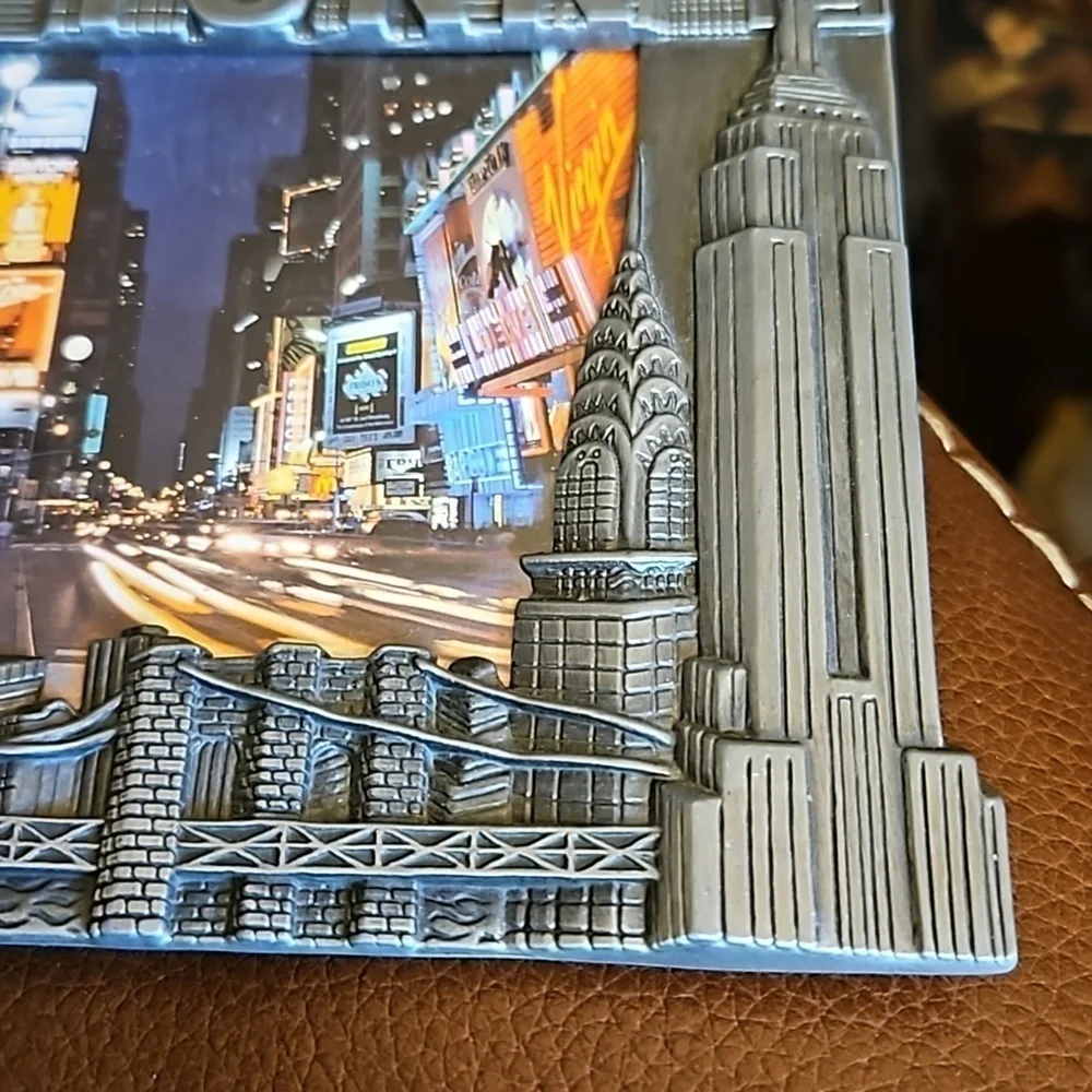 Broadway Gifts tourist souvenir